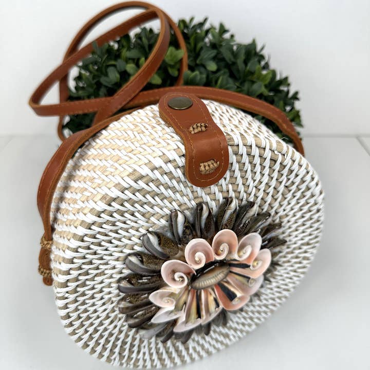 HANDMADE SHELL BAG, Summer Purse, Shell Woven Bag, Crossbody Purse, Boho Rattan for wholesale by baligood