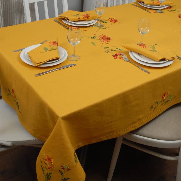 Tovaglia in lino ricamata 240x140cm Crisantemi per la vendita all'ingrosso da parte di Harmony Textile