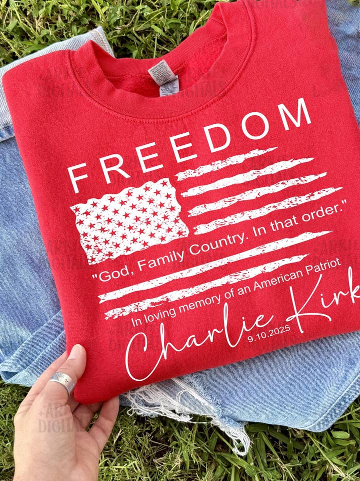 DLT Ecommerce - Wholesale T-shirt met print - Dames - VRIJHEID Charlie Kirk Shirt, Turning Point USA Sweater0