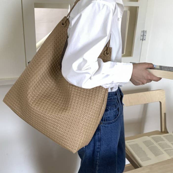 JOSSLYN by wall to wall - Wholesale Schoudertas - Dames - VEGAN NEPLEER GEWEVEN TOTE SCHOUDERTAS | 40P5876