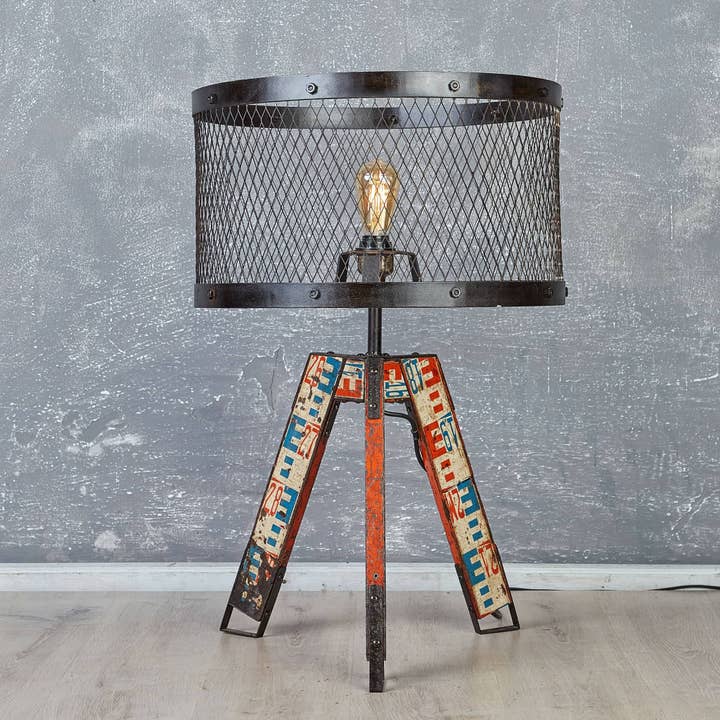 Kort Pejleskala Lampe for engroshandel hos golden pigs