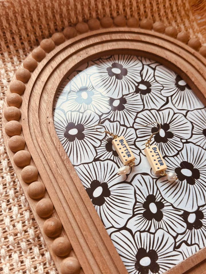 Butterstangen mit Perlen | Ohrringe aus Polymer Clay für den Großhandel von Watch Me Bloom