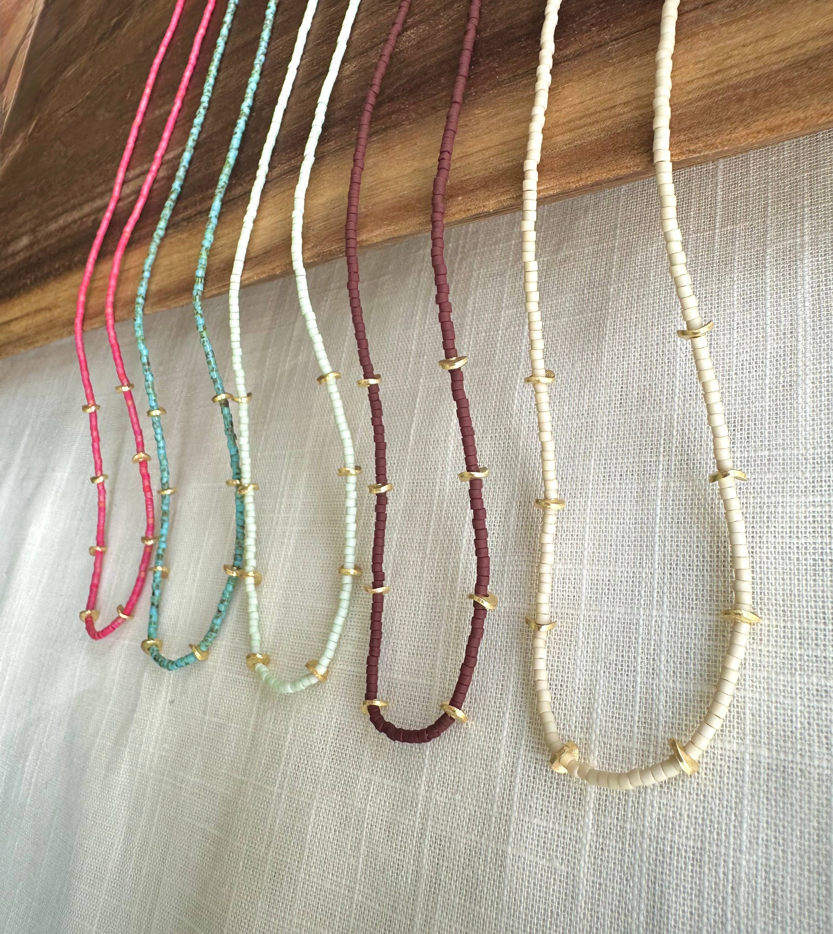 Ocean Breakup – Colar com missangas/pérolas por atacado – Colar de Contas Mesa8