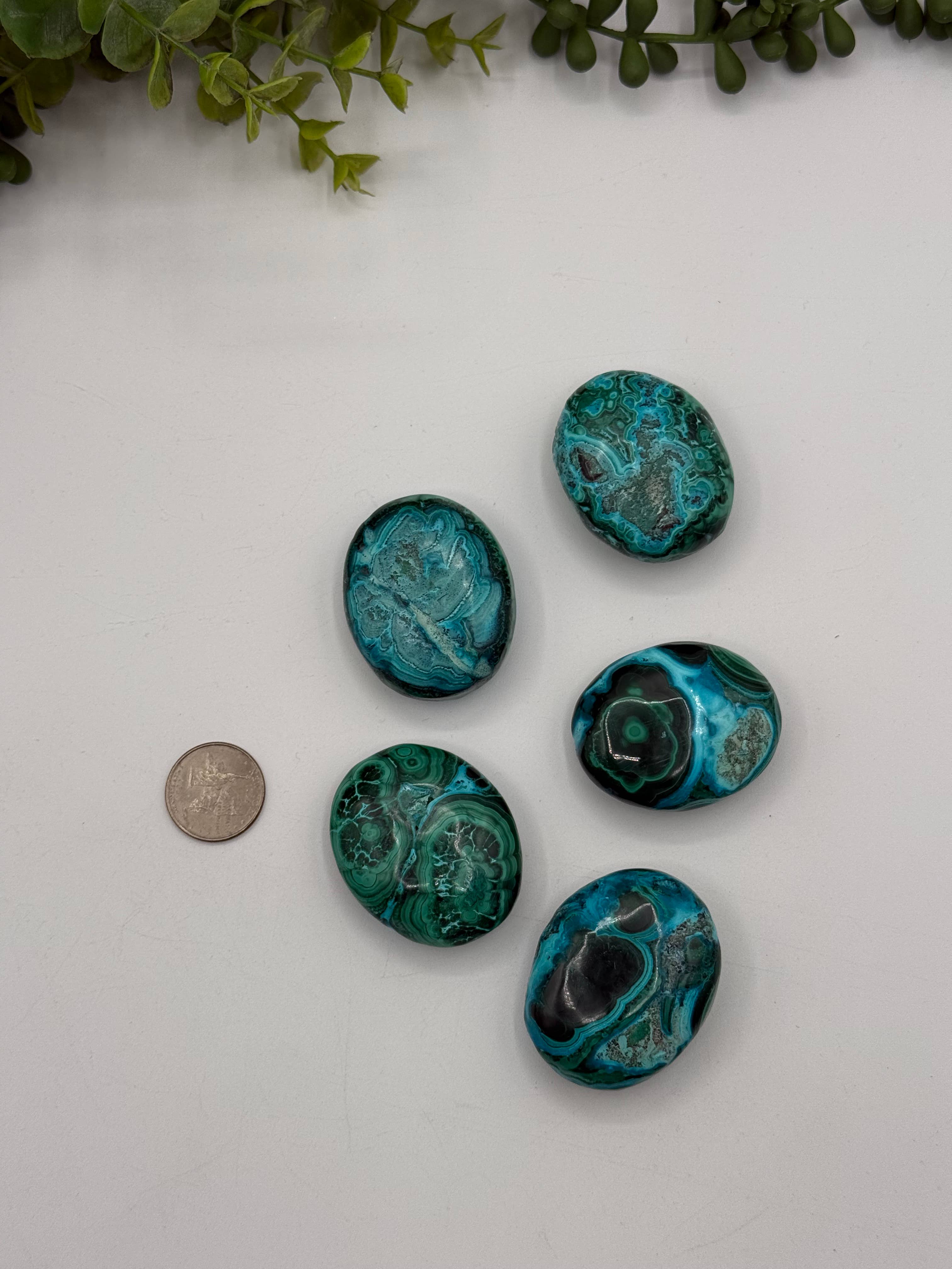 Meraki Gemstones – wholesale Spiritual stone/crystal – Chrysocolla Malachite Palm Stones 50x40x20mm2