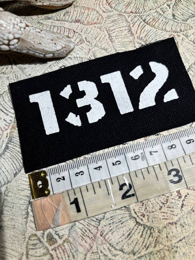 1312 mini correctif. pour la vente par Three Raccoons