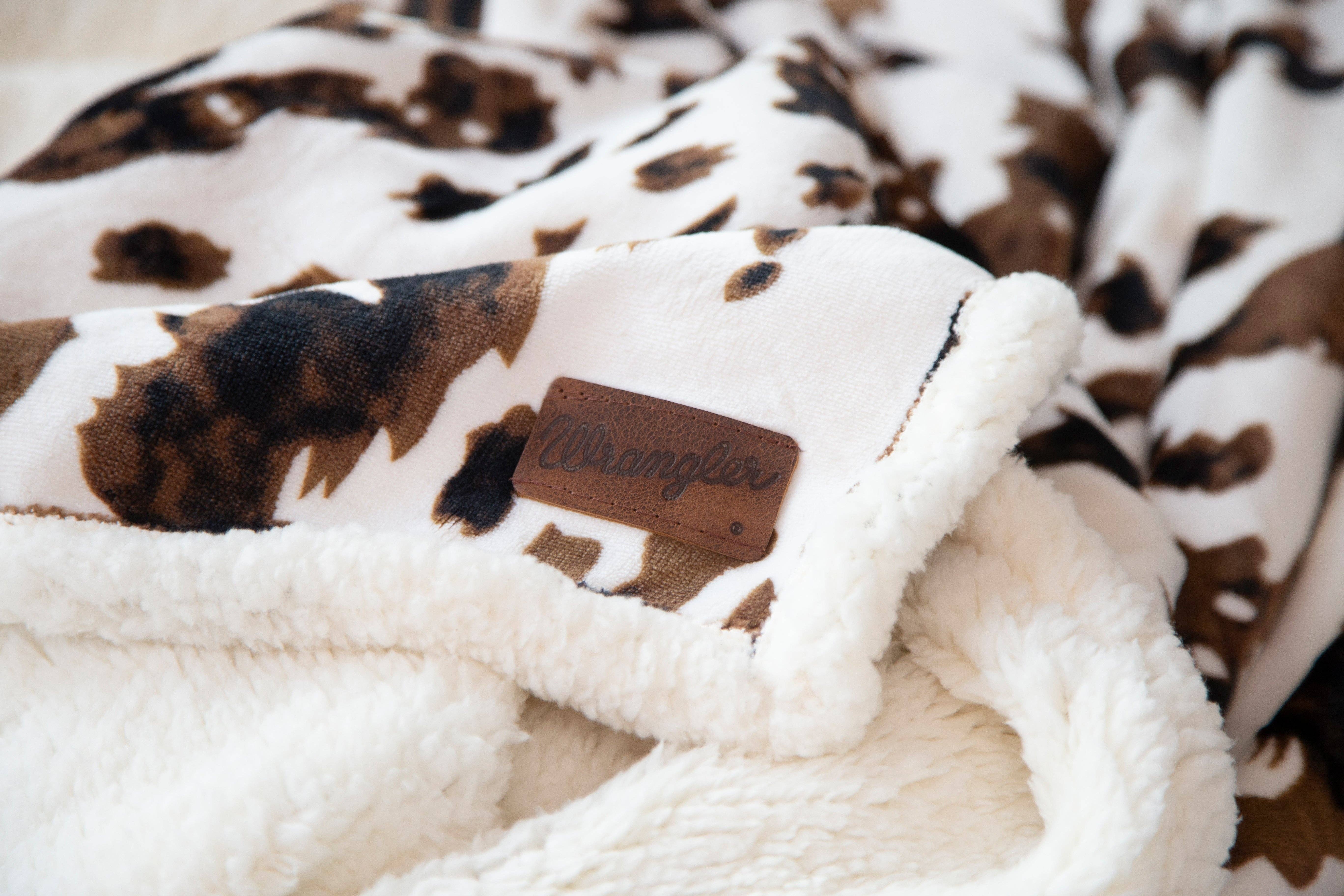 Carstens, Inc. - Wholesale Throw Blanket - Wrangler® Tri-color Cowhide Plush Sherpa Throw8