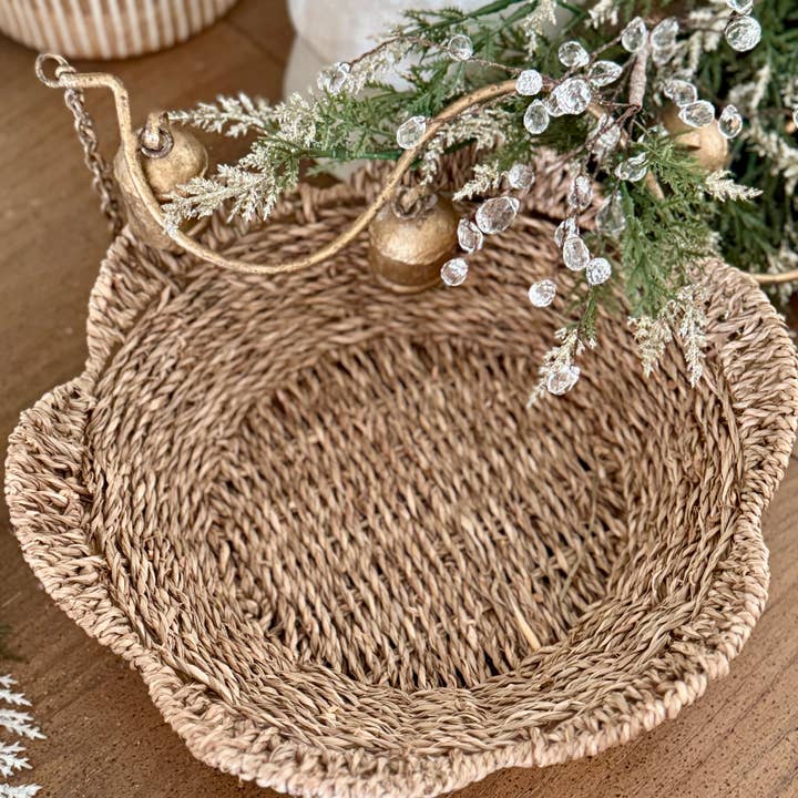 WG-1015 - Round Scallop Seagrass Basket for wholesale by Collins Painting & Design