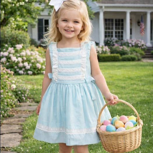 Robe brodée classique de Pâques à la menthe pour la vente par Marco and Lizzy