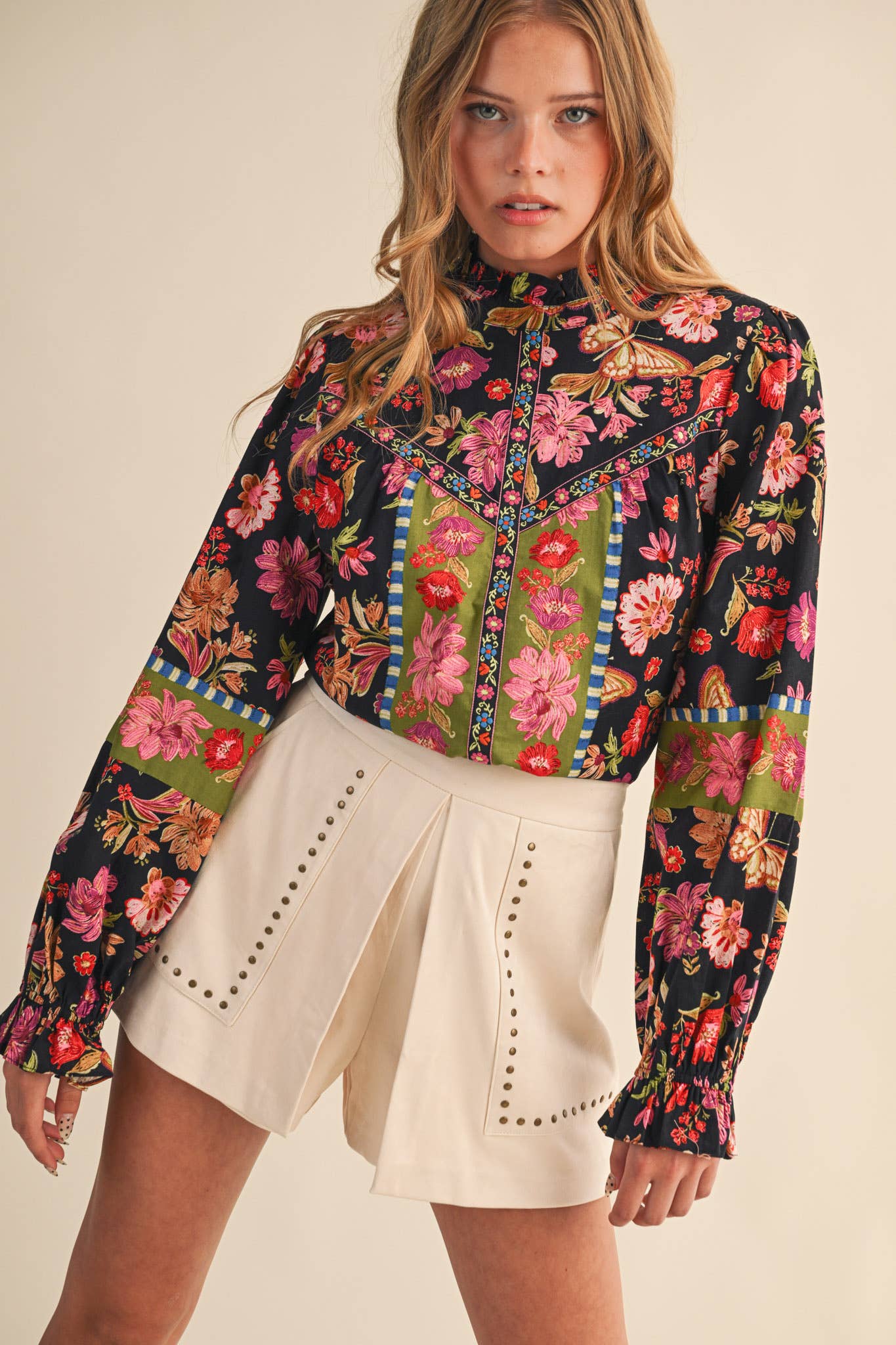 &MERCI - Wholesale Blouse - Women's - EXCLUSIVE FLORAL BORDER PRINT TOP WITH FLORAL TRIM MTP4097
