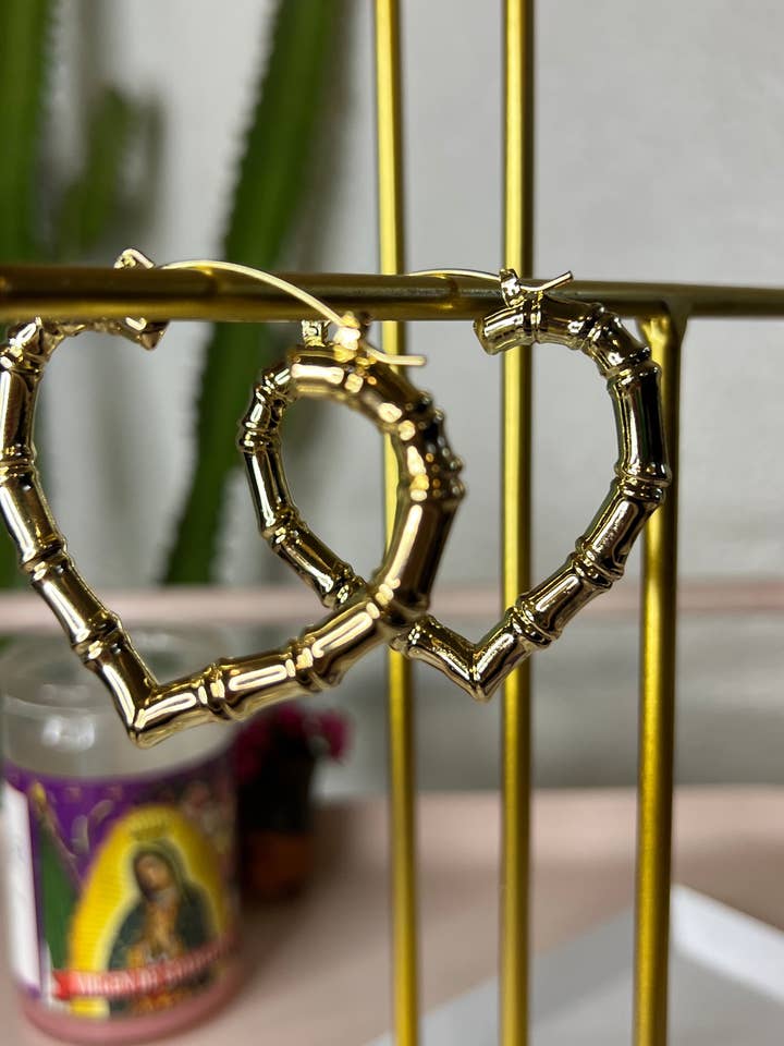 Pendientes de Bambú en Forma de Corazón (Chapados en Oro de 18k) - Pequeños para venta al por mayor de Very That