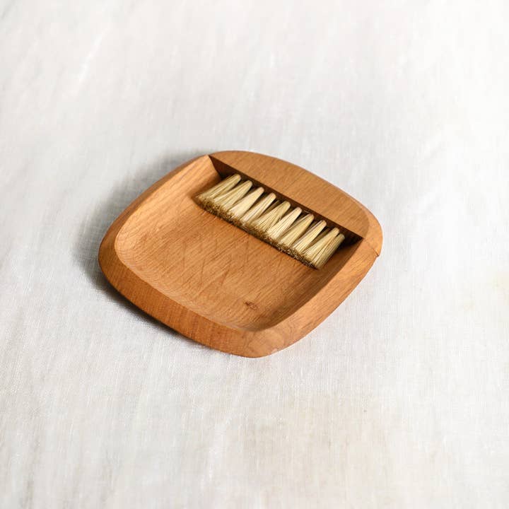 The Collective - Wholesale Decorative Tabletop Object - Belfort Crumb Brush Set1