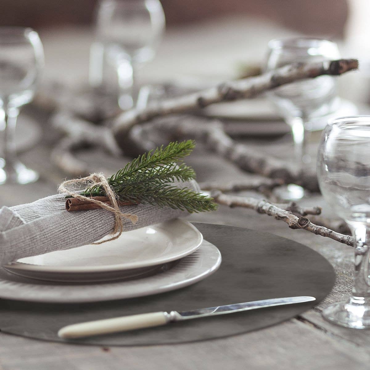 Davanti/Vía Deco Home - Wholesale Placemat - Placemat Vegan Leather Round & Copper (15 in)10