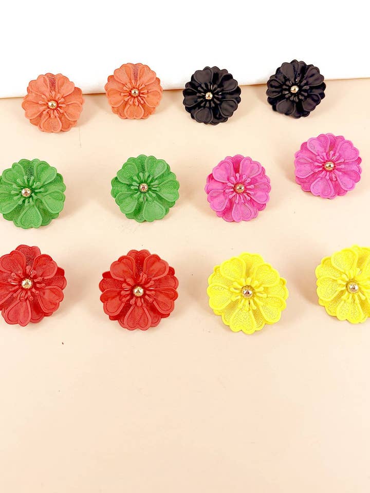 Confezione da 12 paia - Orecchini "Piccola Margherita" in acrilico opaco per la vendita all'ingrosso da parte di D Bijoux