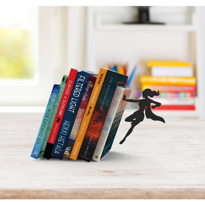 SuperGal Serre-livres Métal Super-héros Décoration Maison Cadeau pour la vente par Artori Design LLC
