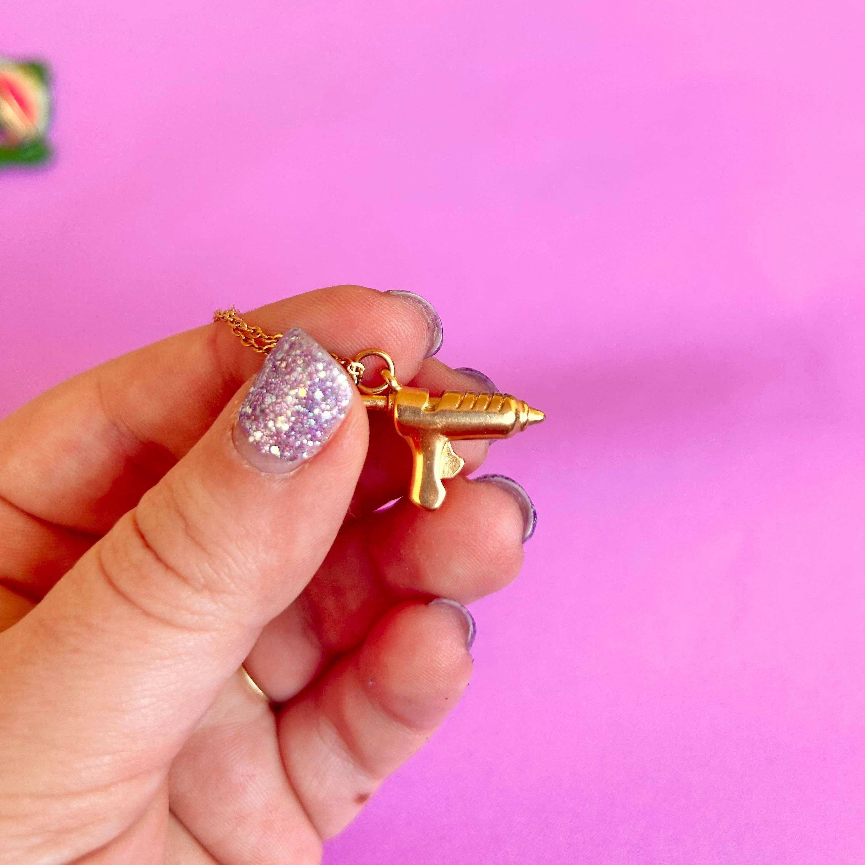 The Peach Fuzz – Großhandel Kette mit Anhänger/Charm – Halskette mit Heißklebepistole5