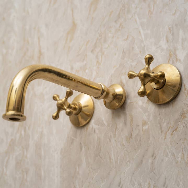 Torneira de Parede em Latão Sem Verniz, Torneira de Lavatório Feita à Mão, Torneira de Casa de Banho com Manípulos em Cruz por atacado de Artihand