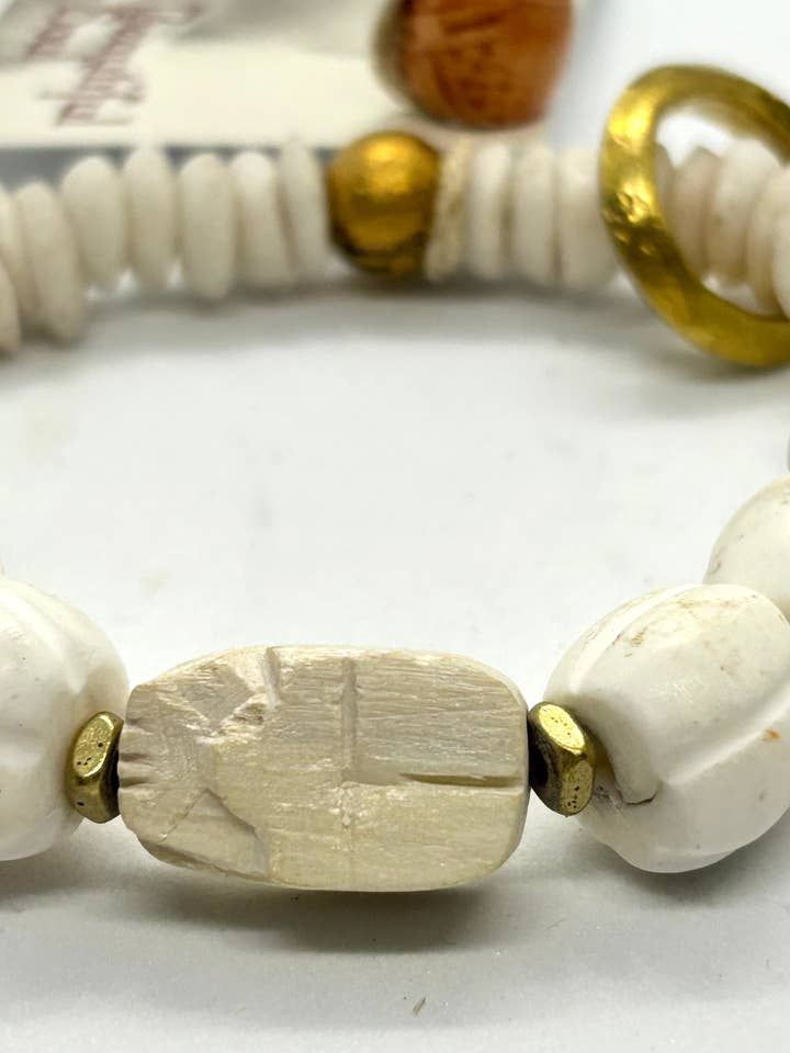 ALMA BONITA - ESCARAVELHO DE CALCÁRIO ESCULPIDO À MÃO - PULSEIRA por atacado de Beautiful Soul Jewelry