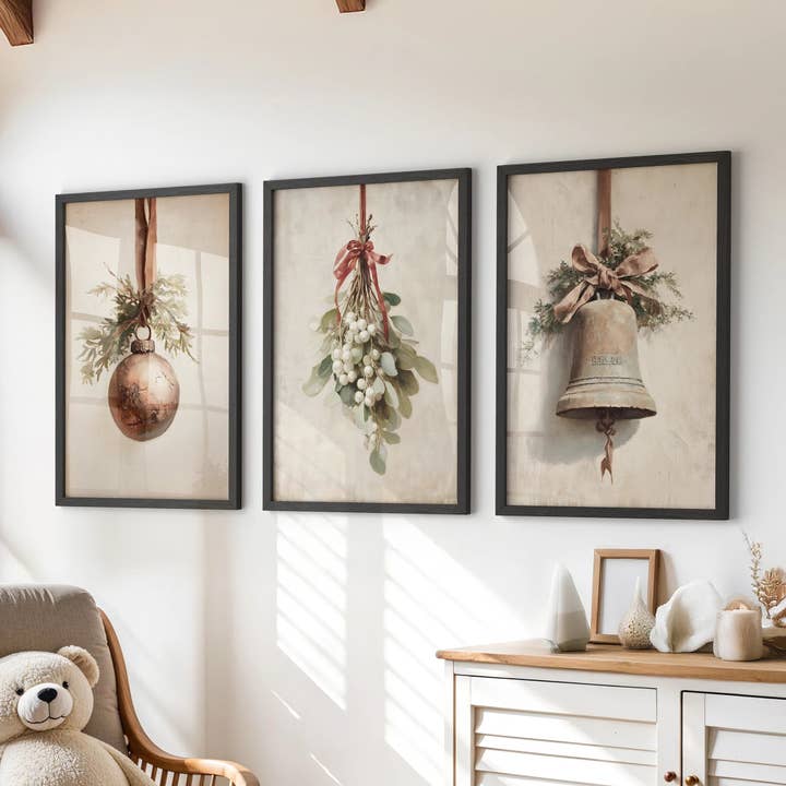 PrintSets.com - Vendita all'ingrosso Set per galleria a parete - Set rustico di 3 stampe: Arte vintage di campane di Natale7