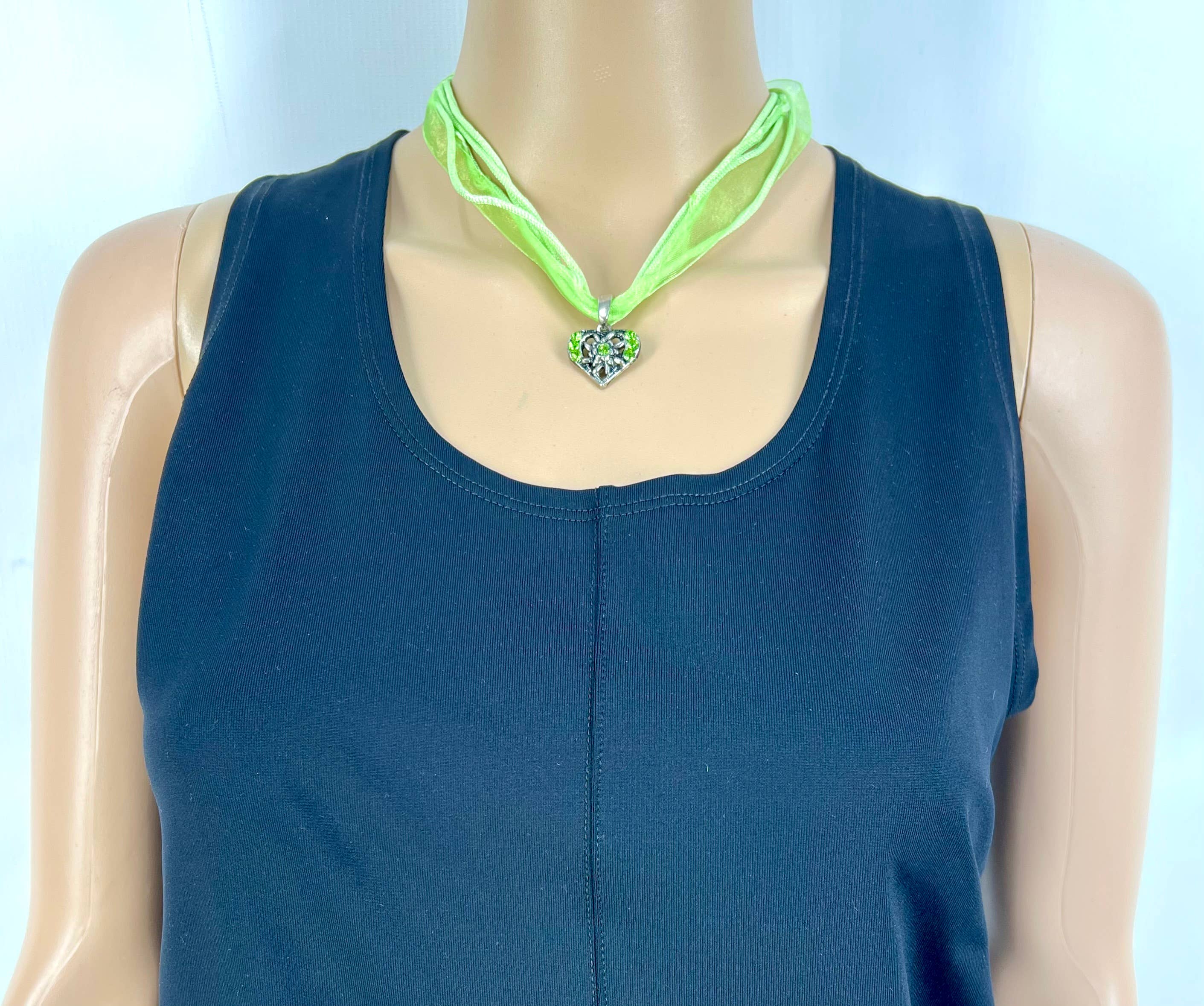 Salzmann Restwaren GmbH - Venta al por mayor Juegos de joyas - Bisutería para mujer, collares, collares, collares tradicionales4