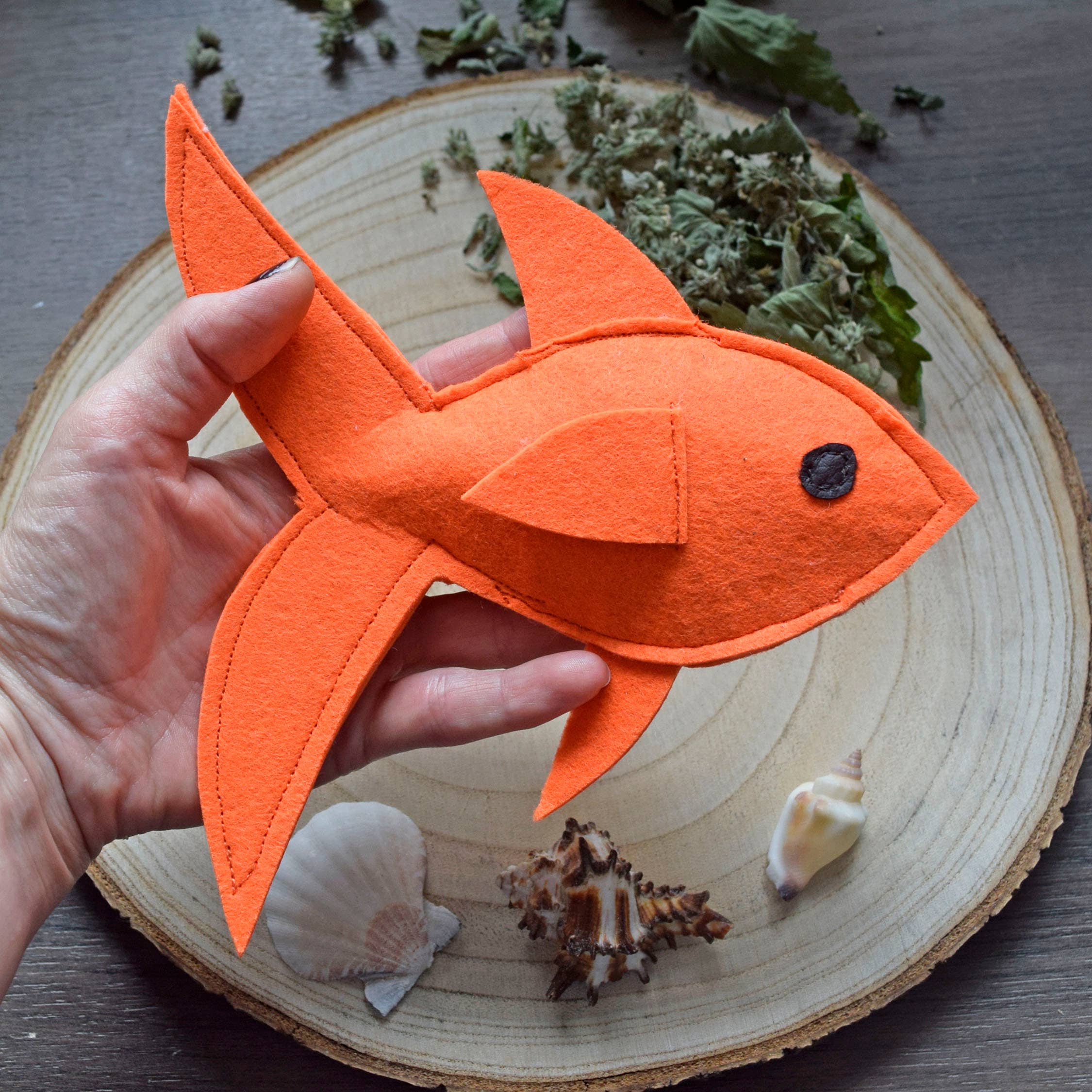 CrazyCoolCat - Wholesale Pet Toy - Cat - Catnip Fish Toy - Felted Goldfish Toy For Cats and Kittens1