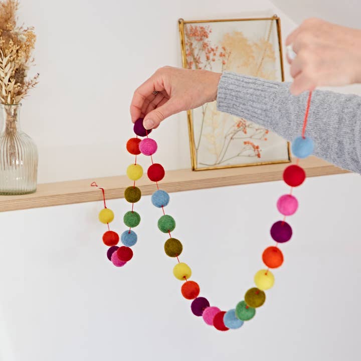 The Paper High Gift Company Limited – wholesale Bunting/garland – Handmade Multicoloured Felt Ball Garland