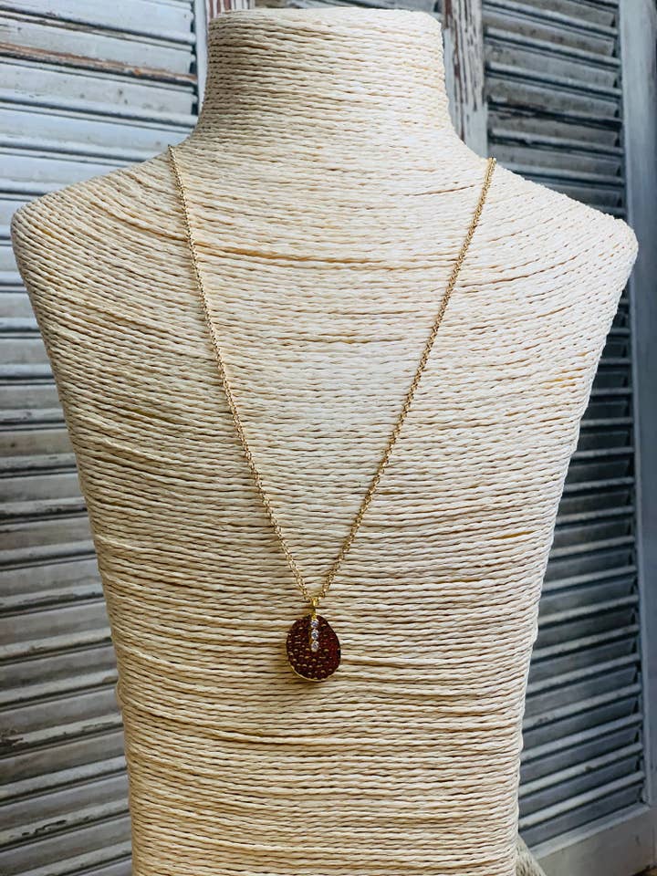 Barre Martelée en Or - Cou 목 pour la vente par Scooples Jewelry