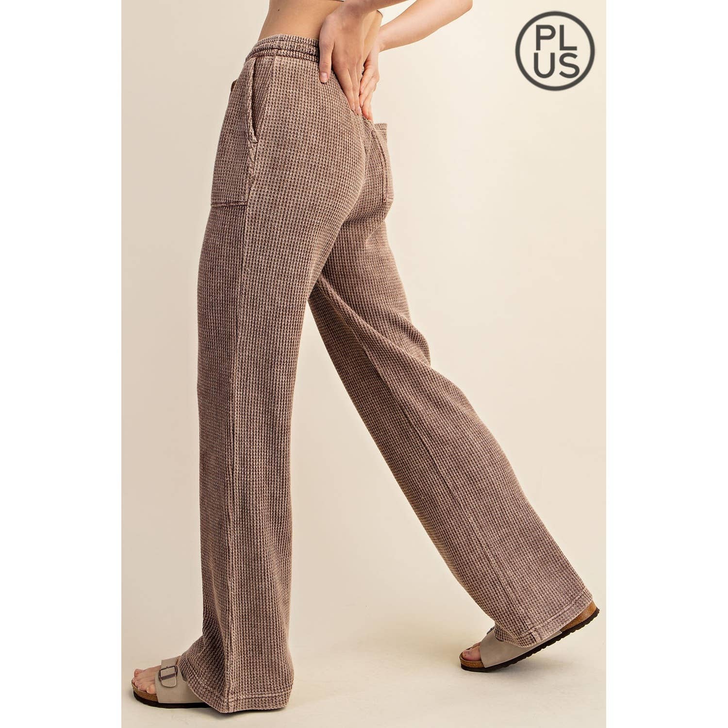 Rae Mode - Vente Pantalon de sport – femme - PANTALONS DE SURVÊTEMENT DROITS GAUFRÉS DÉLAVÉS AUX MINÉRAUX DE GRANDE TAILLE21