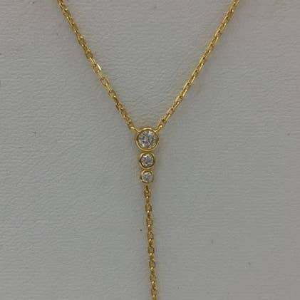 Collier à breloques en argent Bessel rond en zircone pour la vente par Silver N Accessories