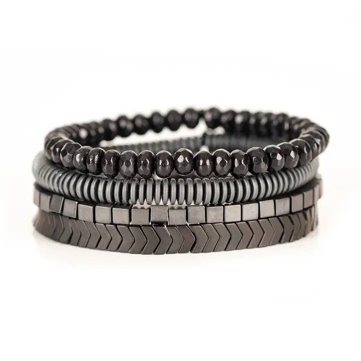 Pile de chevrons en acier obsidienne pour la vente par The Dark Men