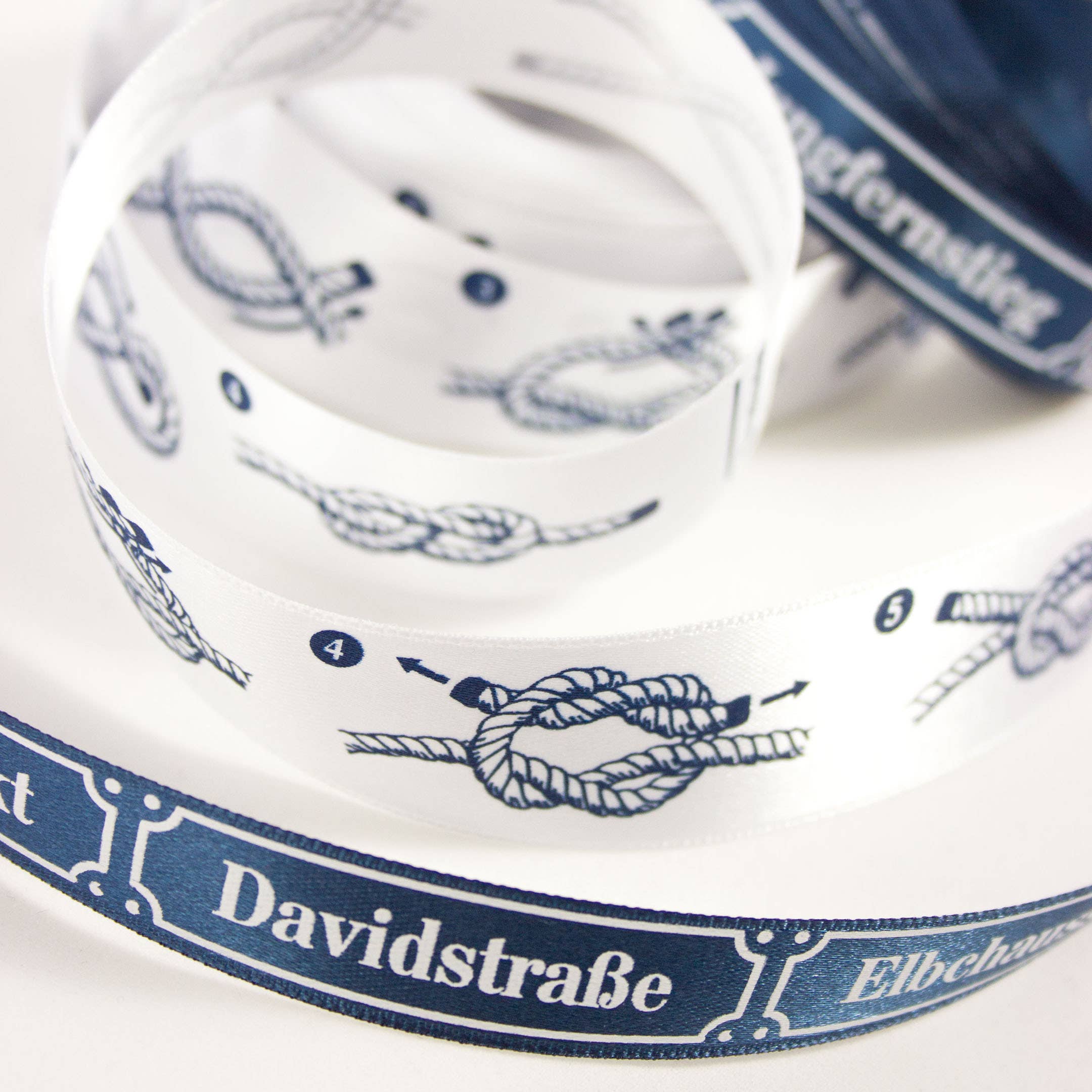 Bow & Hummingbird - Wholesale Ribbon - Gift Wrapping - Maritime Satin Ribbon Knot Guide, 3m1