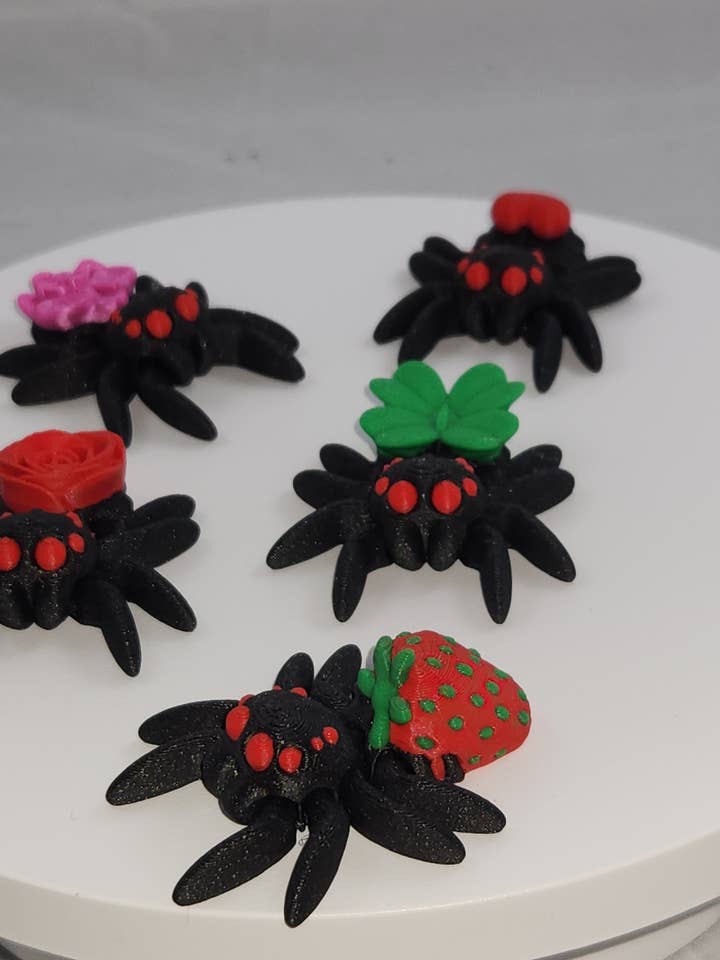 Articulated jumping spider for wholesale by Clew Bay Leather & 3D Printing