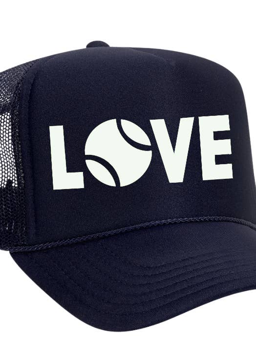 Casquette de camionneur Tennis - Marine avec LOVE blanc pour la vente par Runway Athletics