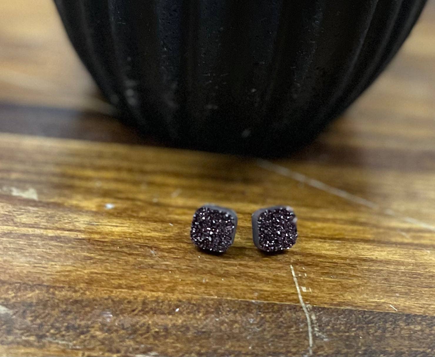 LC Designs - Wholesale Stud/Post Earrings - Chocolate Stone Stud Earrings