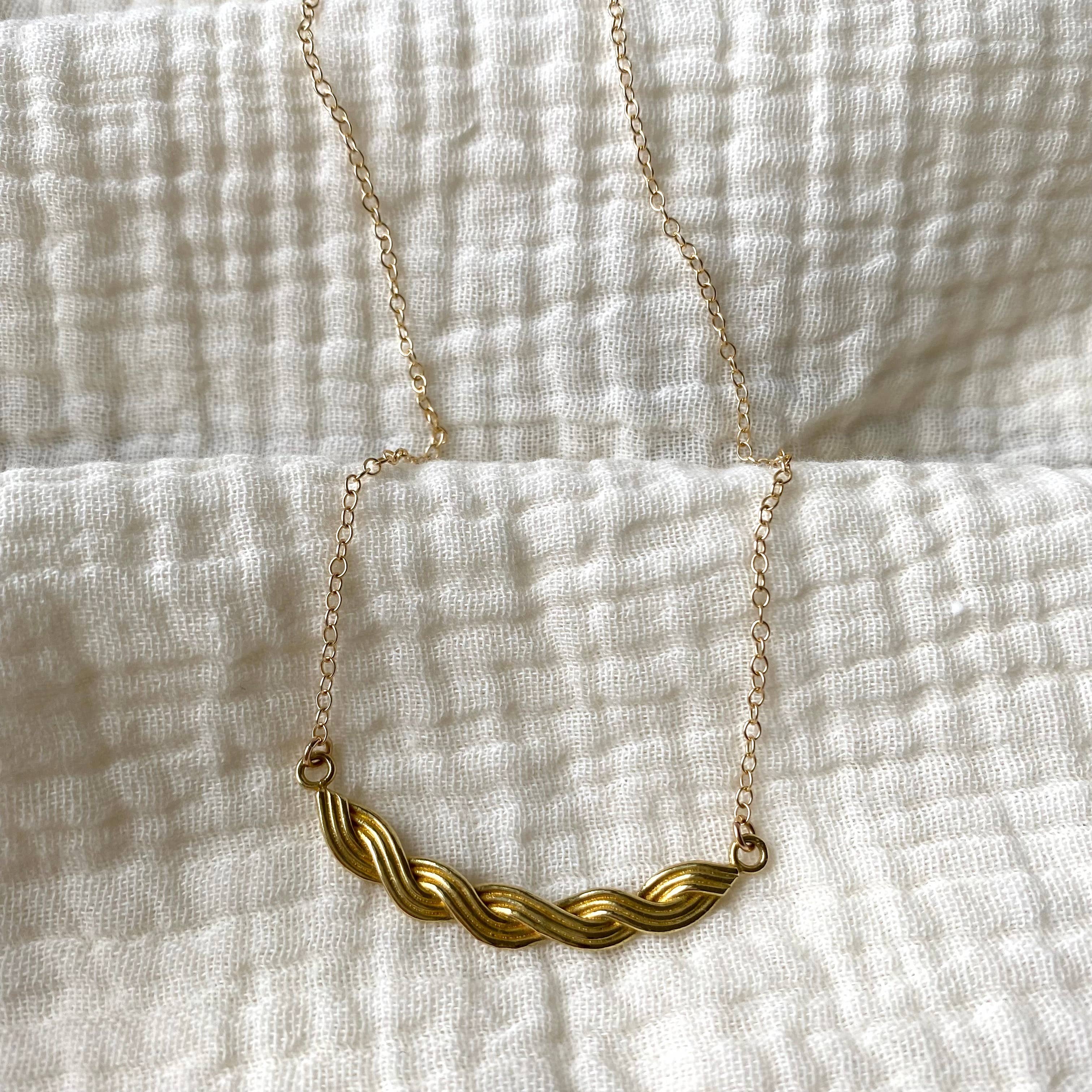 Goldeluxe Jewelry - Wholesale Pendant/Charm Necklace - Meadow Necklace5