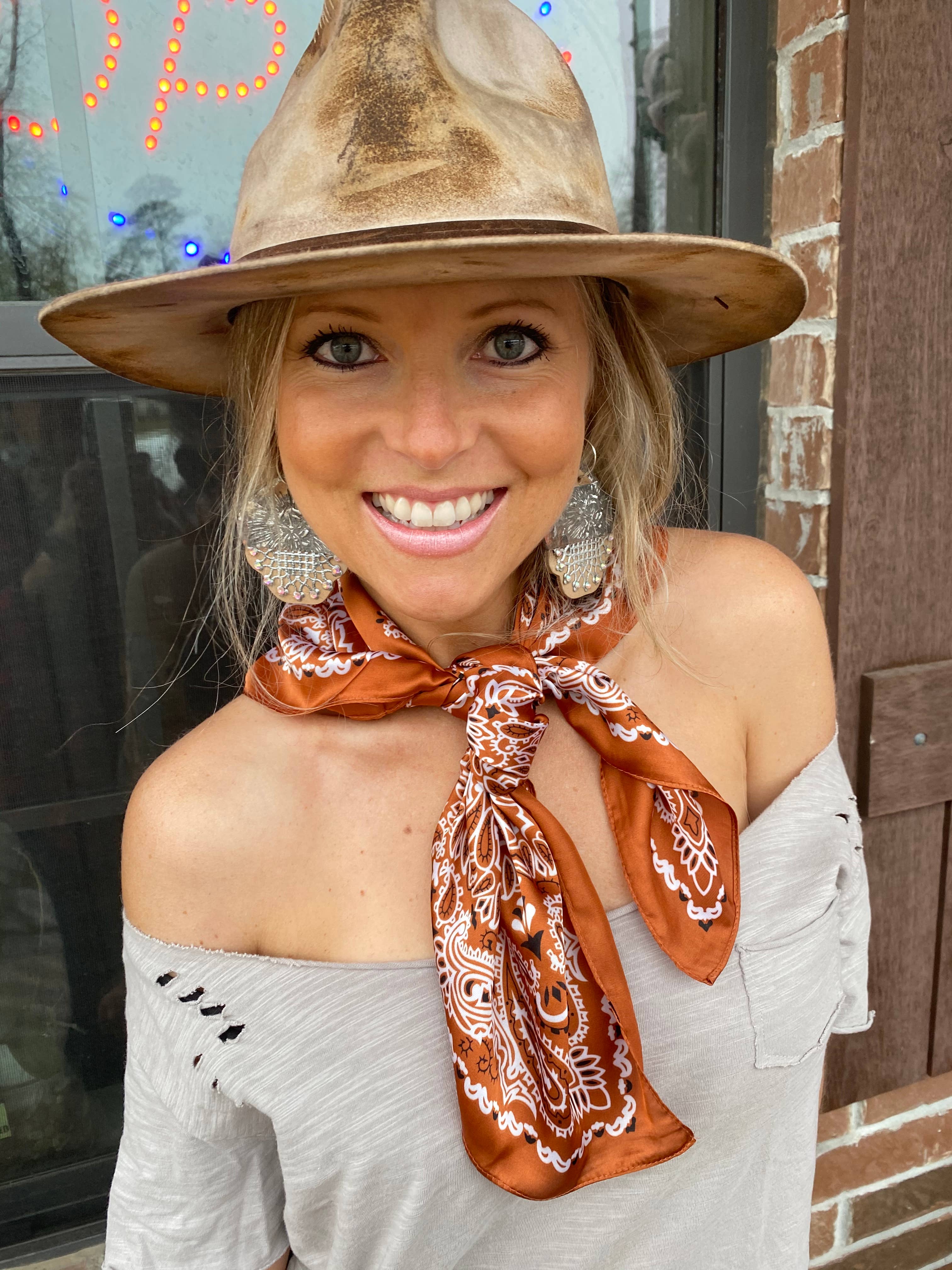 A Rare Bird Shop - Vente Chemise – femme - T-shirt gris déchiré en lambeaux2