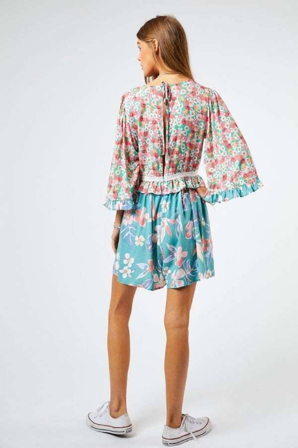 Davi & Dani – wholesale Romper – Women's – PLUS FLORAL TIE FRONT BACK FLARED SLEEVE ROMPER19