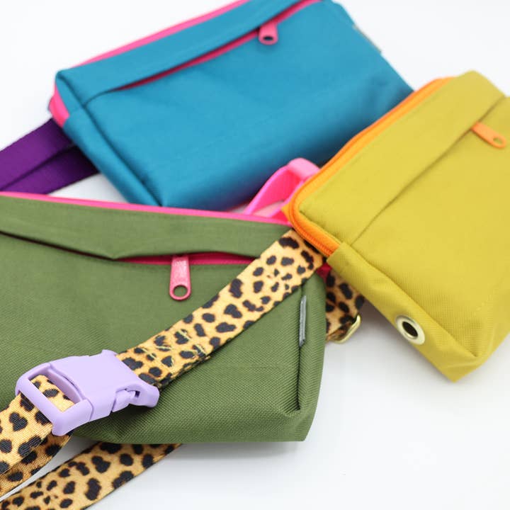 Heuptasje voor hondenuitlaten: Aangepaste kleuren voor wholesale door Major Darling