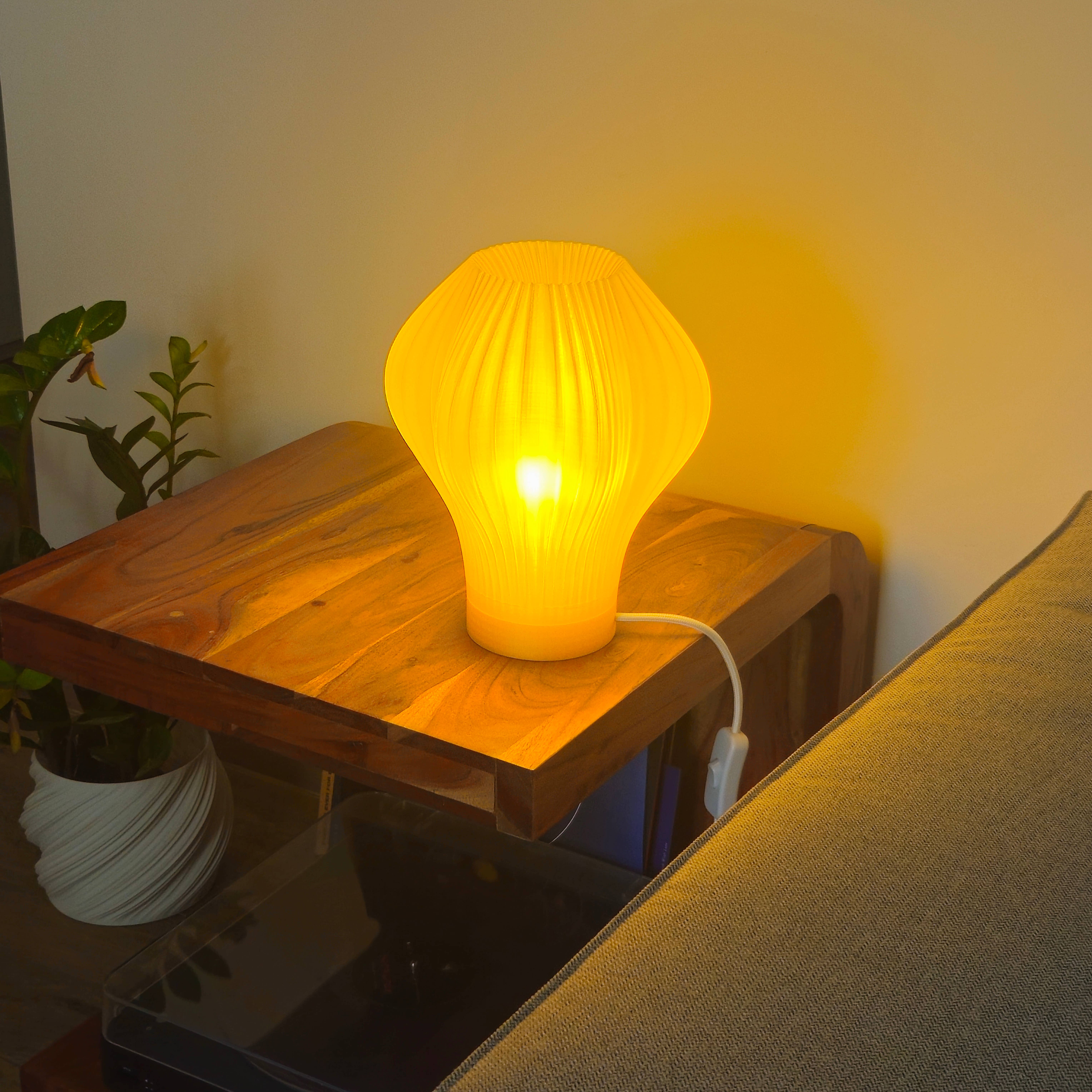 Coast Fig – wholesale Accent-/skrivbordslampa – Starlight bordslampa (Butter-sand)1