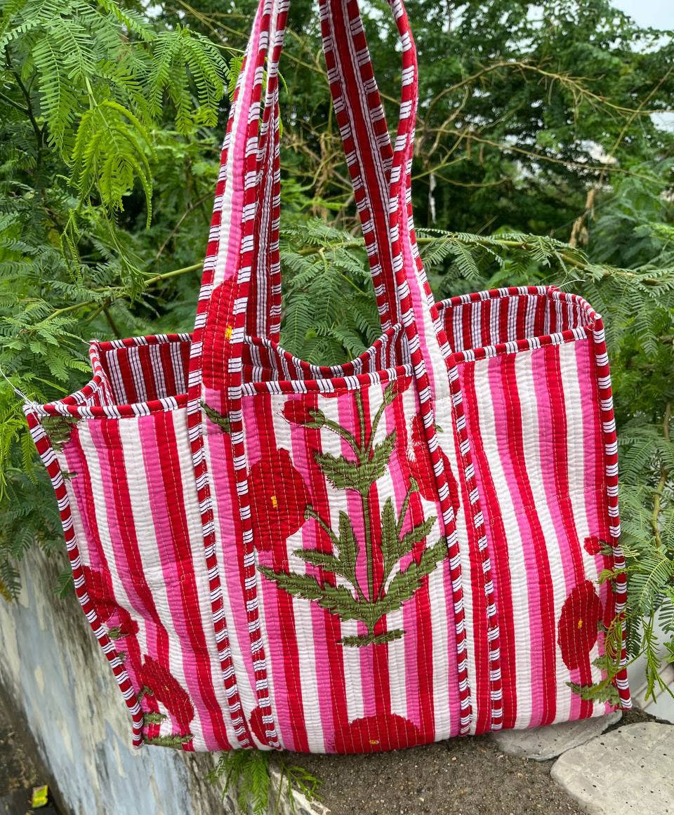 bhavnas boutique – Engroshandel Skuldertaske – til kvinder – Smuk quiltet bomulds shopper med håndtrykt mønster til kvinder1