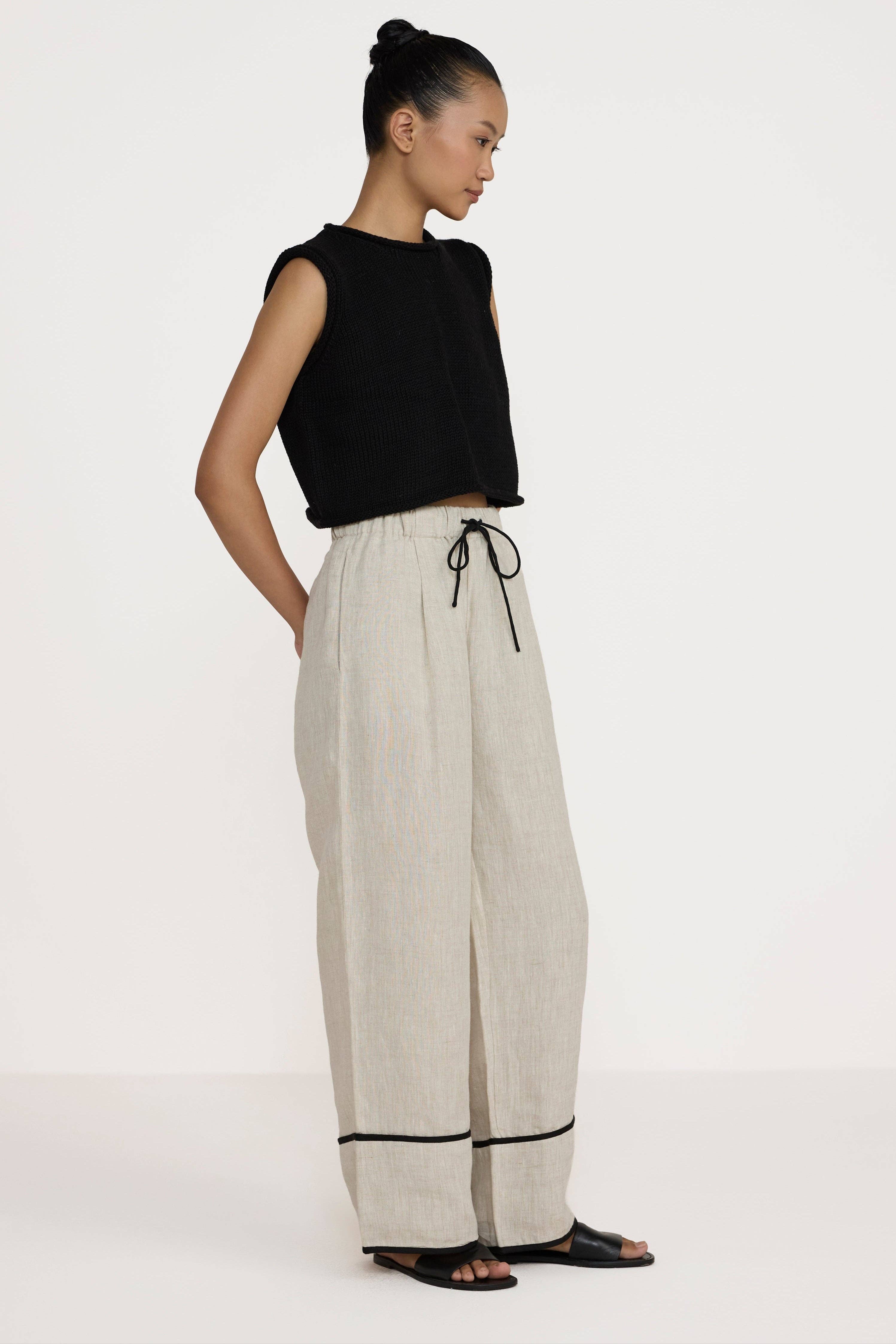 LAUDE the Label - Wholesale Tank Top - Women's - Cropped Knit Tank - Black2