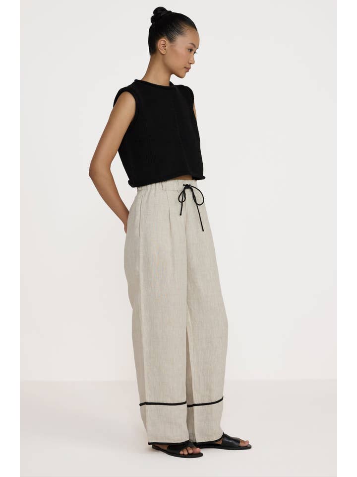 LAUDE the Label - Wholesale Tank Top - Women's - Cropped Knit Tank - Black2