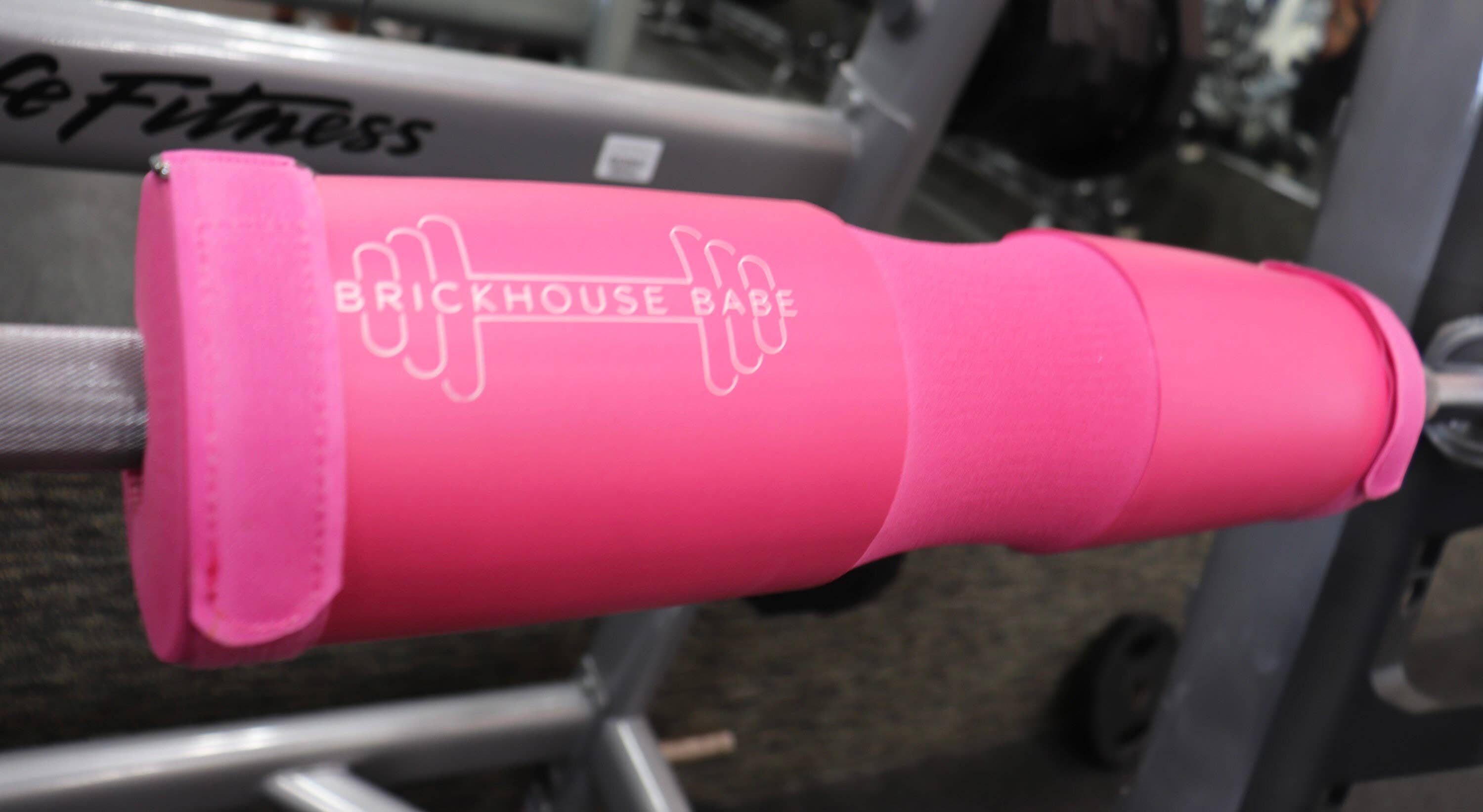 Brickhouse Babe LLC – wholesale  – Pink Barbell Pad with Glitter Straps and Carrying Bag3