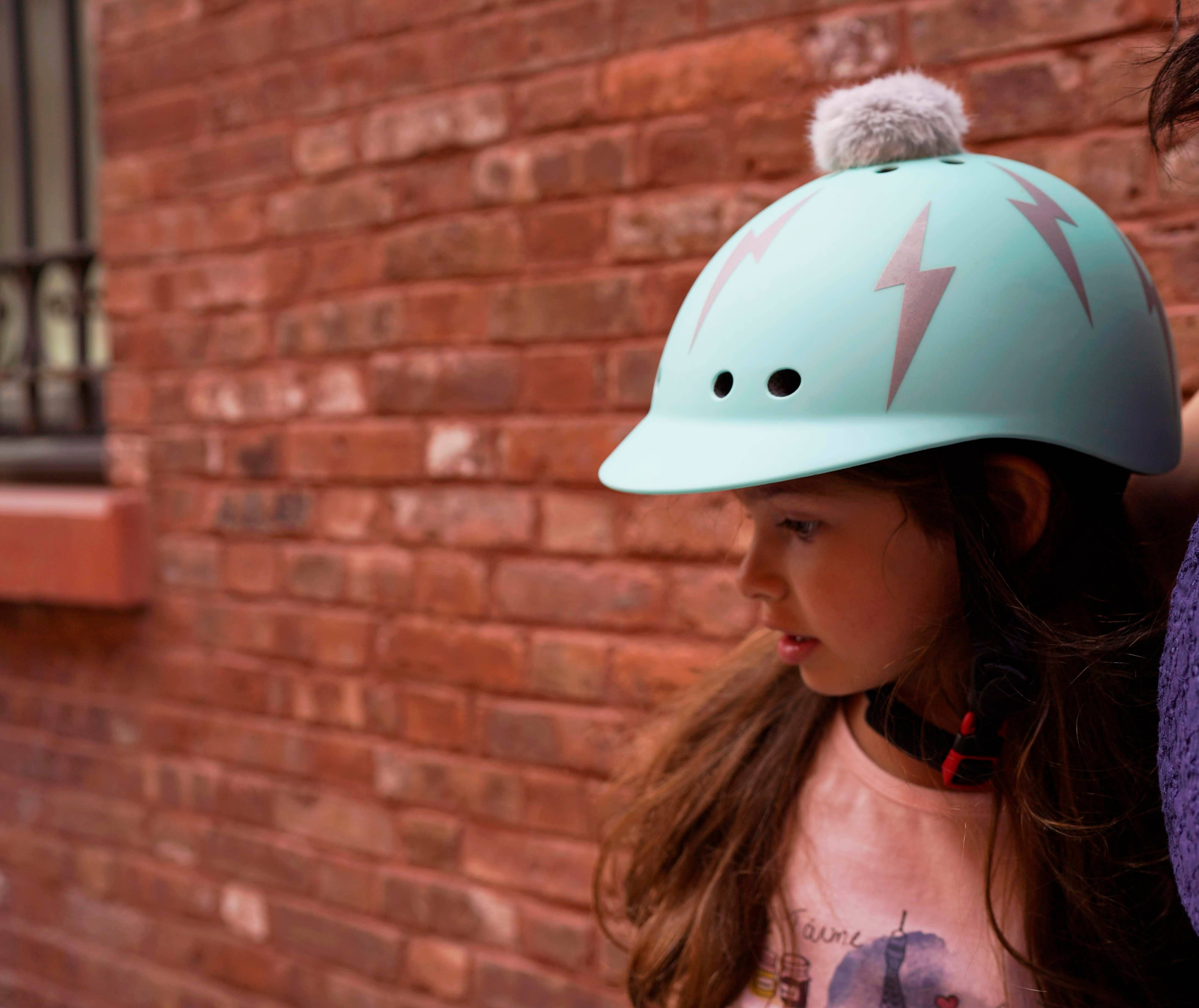 Sawako: The Stylish Helmets – wholesale Bike/scooter – Kids – Kids Lightning Bolt: Turquoise3
