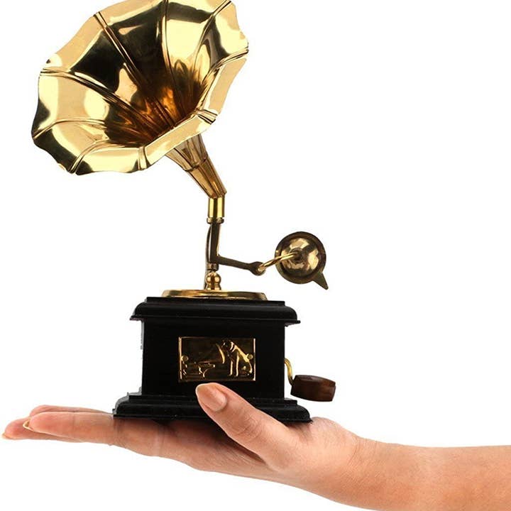 Magnifique Hearts - Wholesale Decorative Tabletop Object - Gramophone Decor, Vintage Styled Office Home Décor Gift Idea2