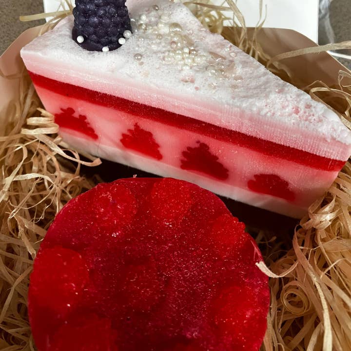 The Stuff I Love - Wholesale Bar Soap - Bakery Cake Soap Gift Set in Fruit Berry Fragrance: Raspberry Cheesecake and Berry Cake Slice in a Bakery Box