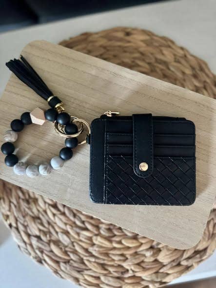 MiMi Wholesale - Wholesale Wallet - Women's - BB139x205 Nina Quilted Beaded Keychain Bracelet Wallet9