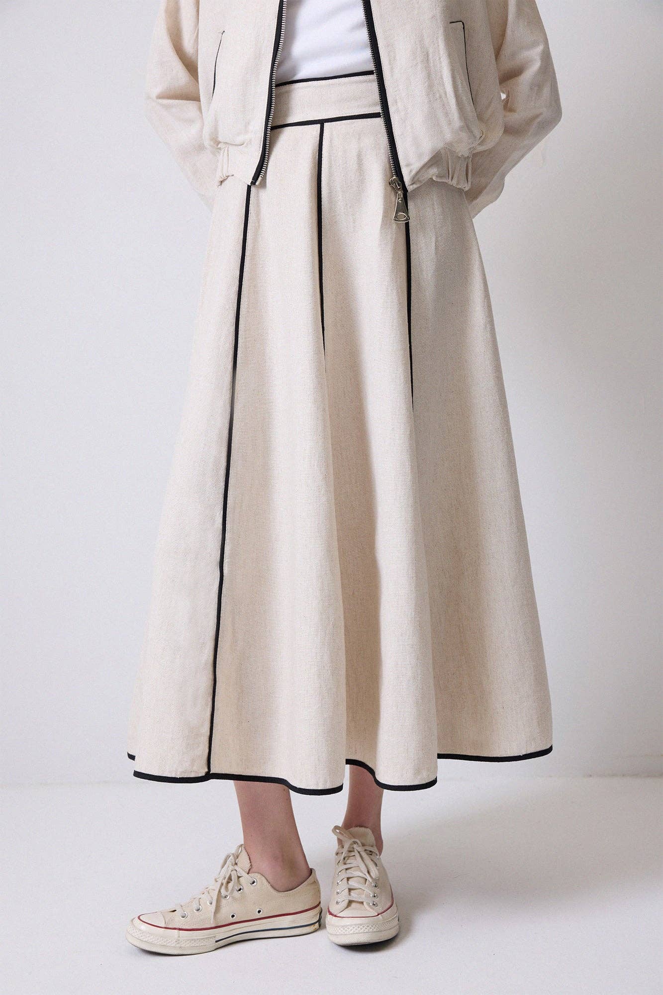 Beige COMPLETO GIACCA E GONNA CON PROFILI IN TESSUTO DI LINO in vendita all'ingrosso su Faire4