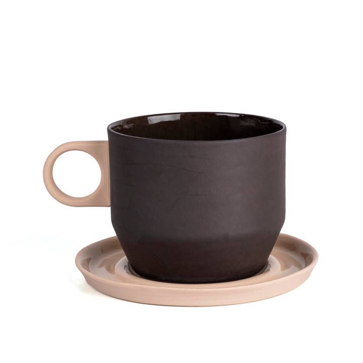 Tasse à café/thé conique moderne avec soucoupe | Collection Lydia pour la vente par Zeep Naturals
