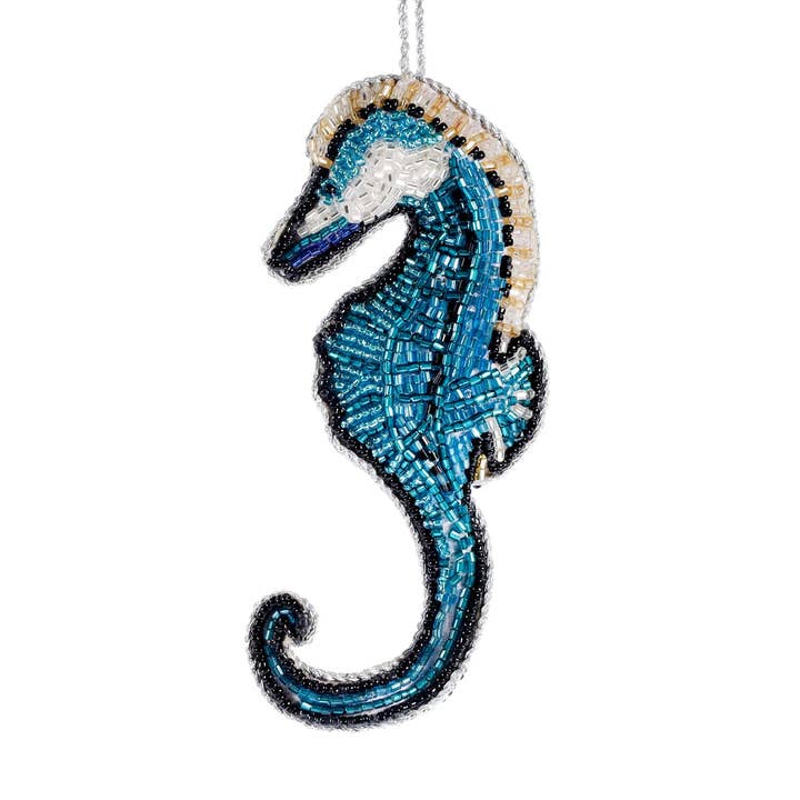 Blauwe hangdecoratie met kralen en zeepaardje voor wholesale door Cream Cornwall