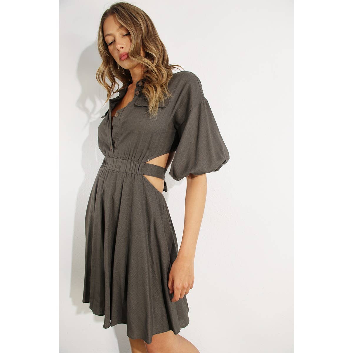 MARRONE ABITO CAMICIE APERTE IN LINO in vendita all'ingrosso su Faire4